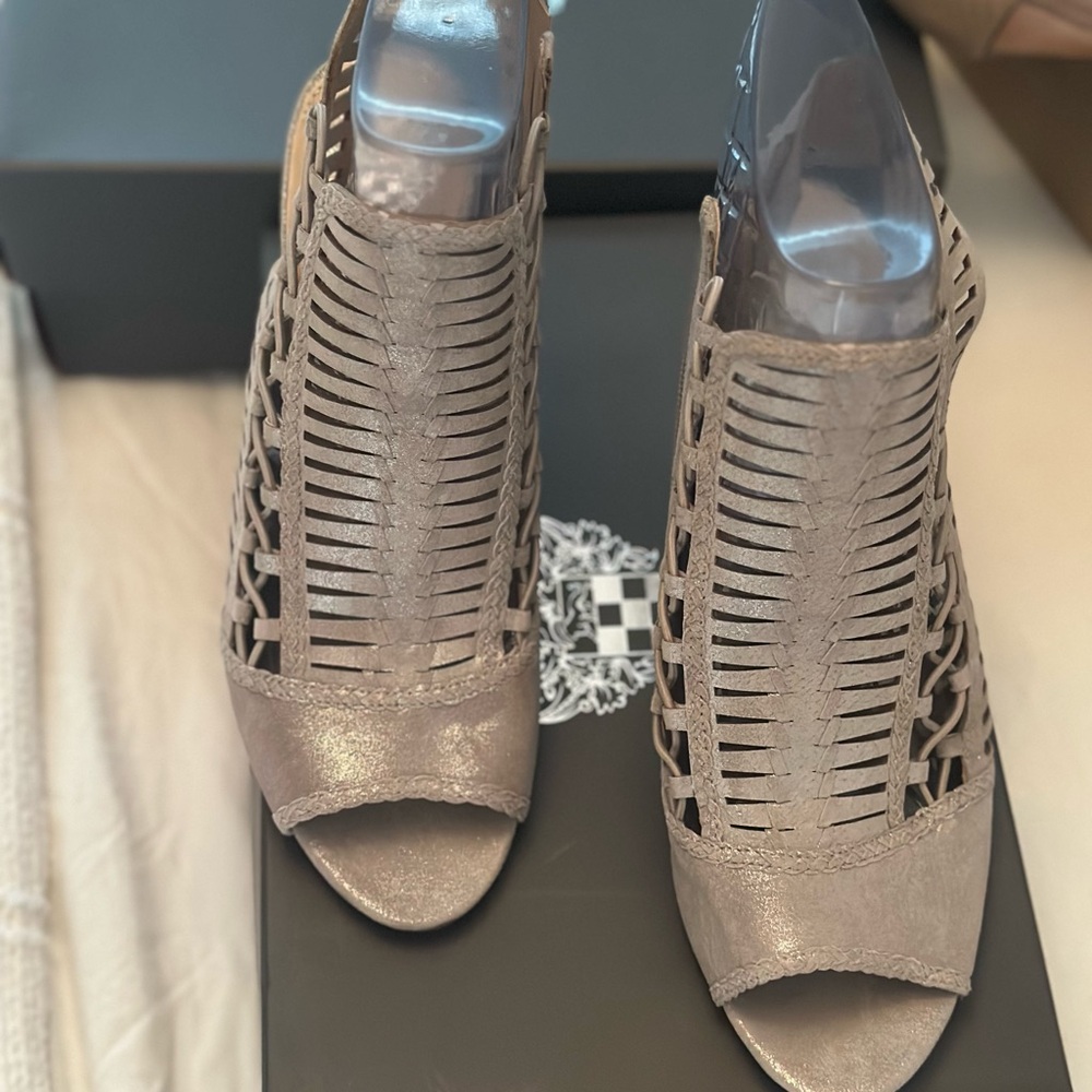 Stylish Sandy, silver, sparkling, suede Peep-Toe Heels Vince Camuto brand new